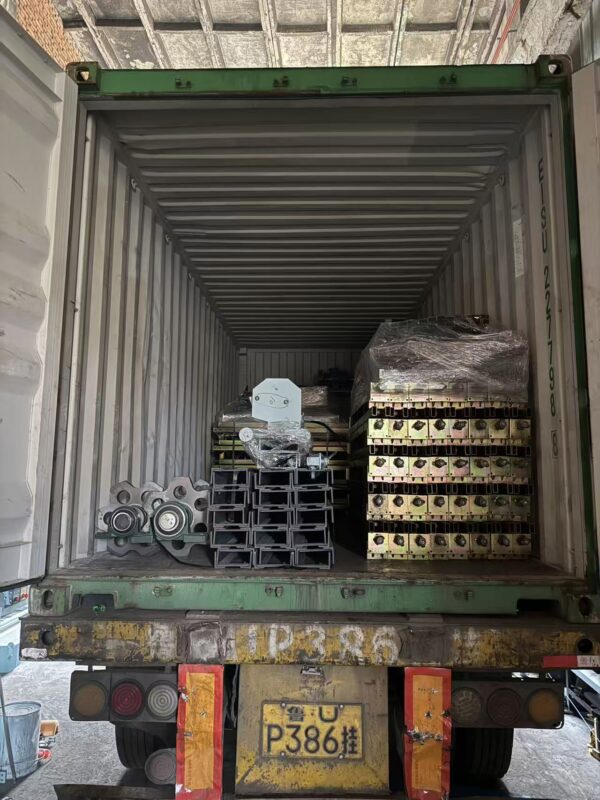 Clamp carrier machine